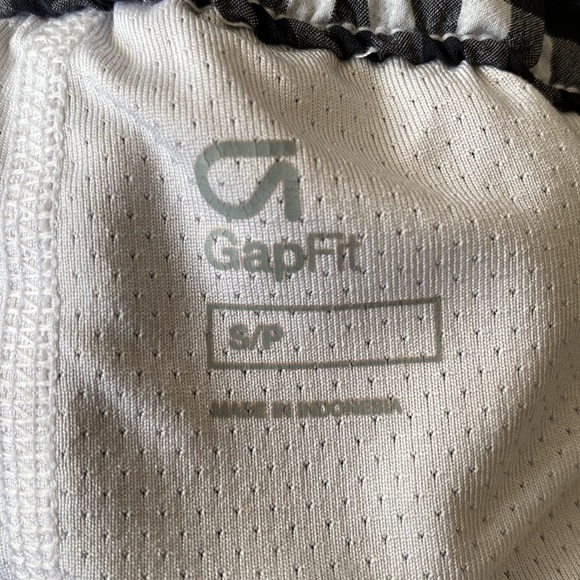 Gapfit pleated skort - Picture 3 of 5